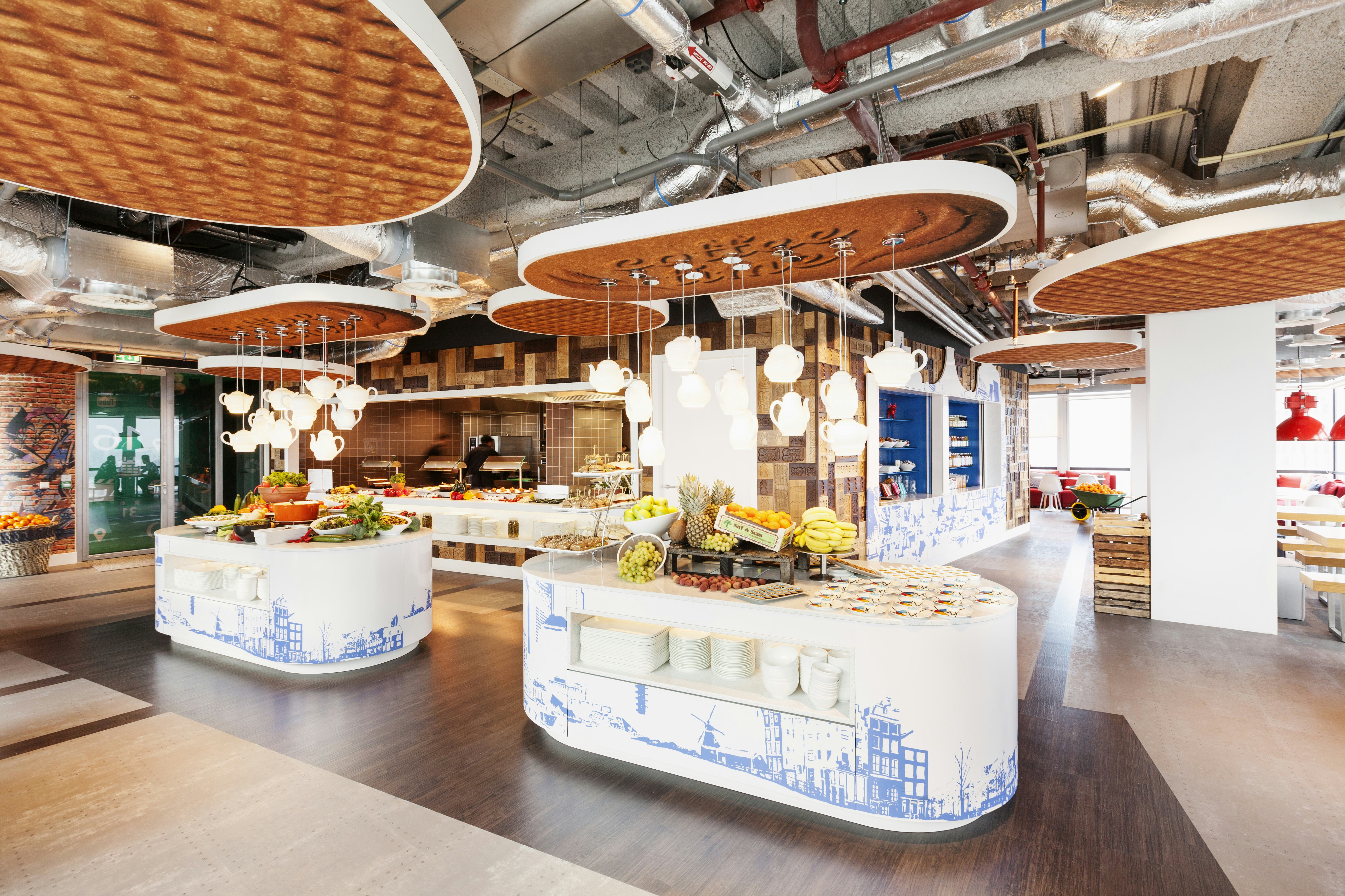 Healing office laat kantoorwerkers lopen