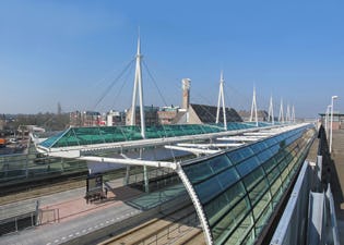 Nieuwe stations Houten geopend