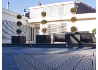 Nieuwe hout/kunststofcomposiet terrasvloer