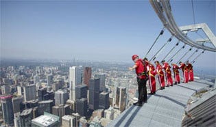 Uitdaging rond de CN-Tower in Toronto, Canada