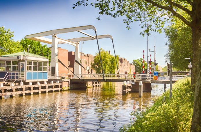 Discussie rond brugwachtershuisje Hambrug Delft