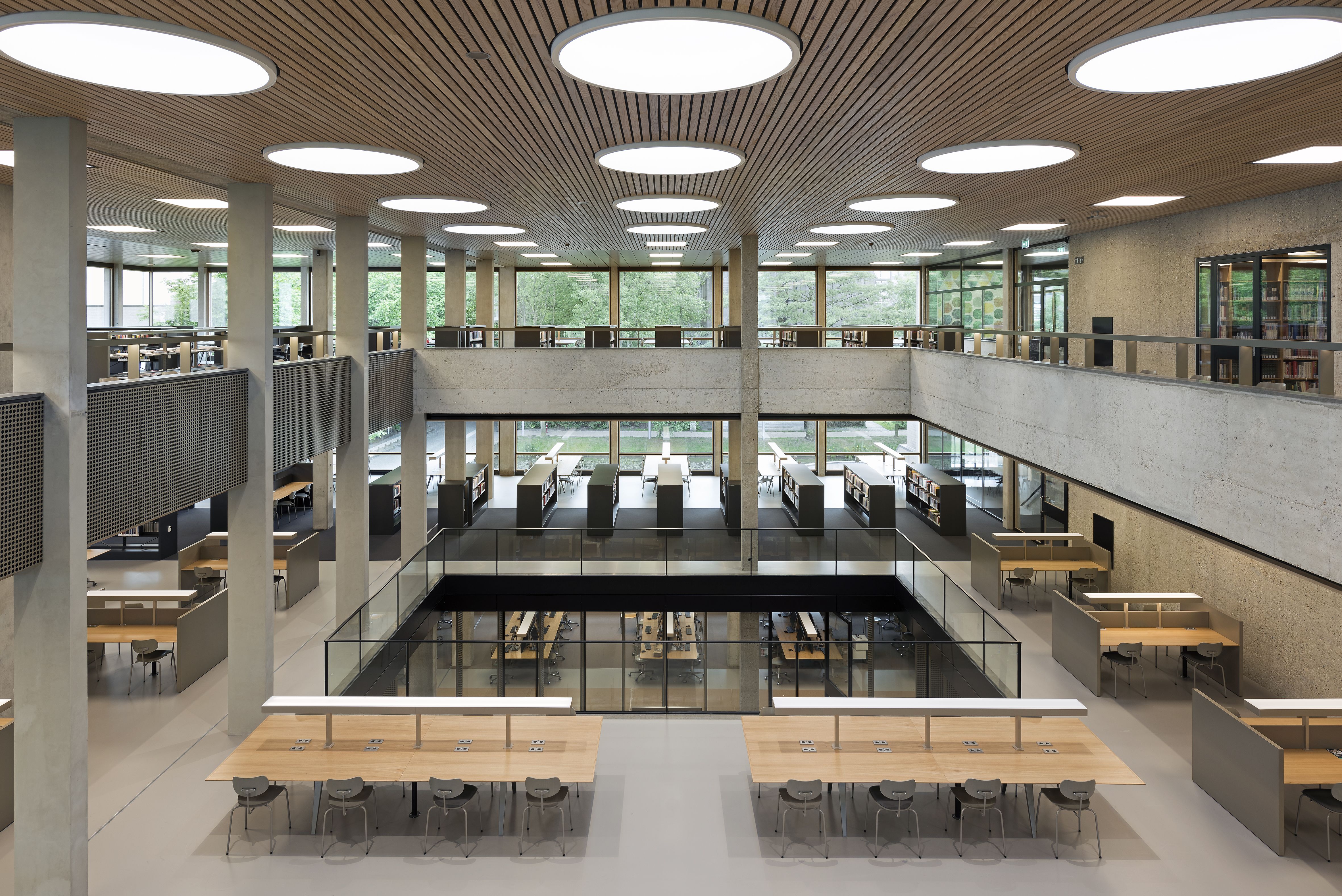 Erasmusuniversiteit Rotterdam door dvdp. Foto: Roos Aldershoff