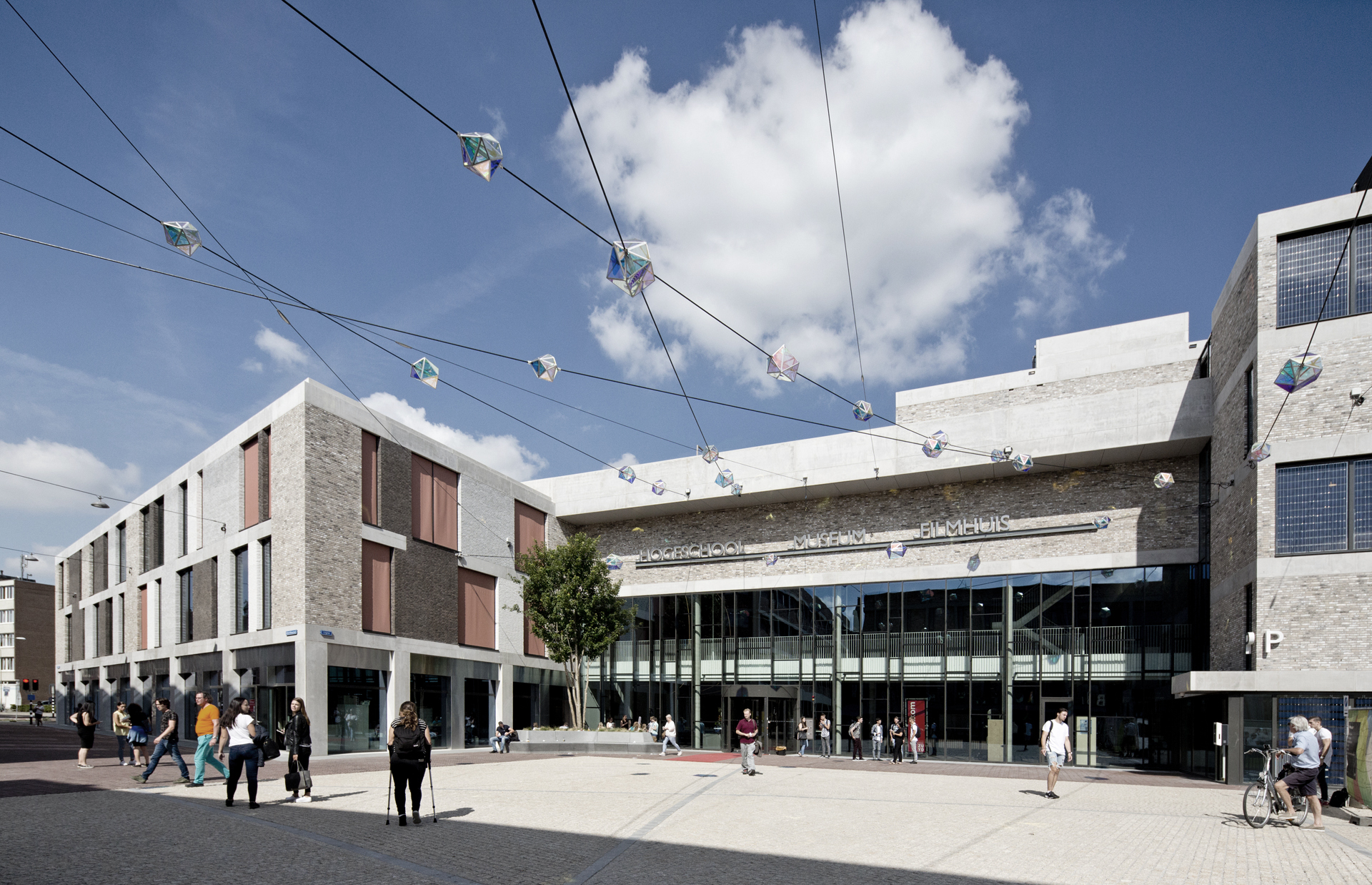 Gemeenschappelijke entree van het Ligne gebouw, foto: Hugo de Jong
