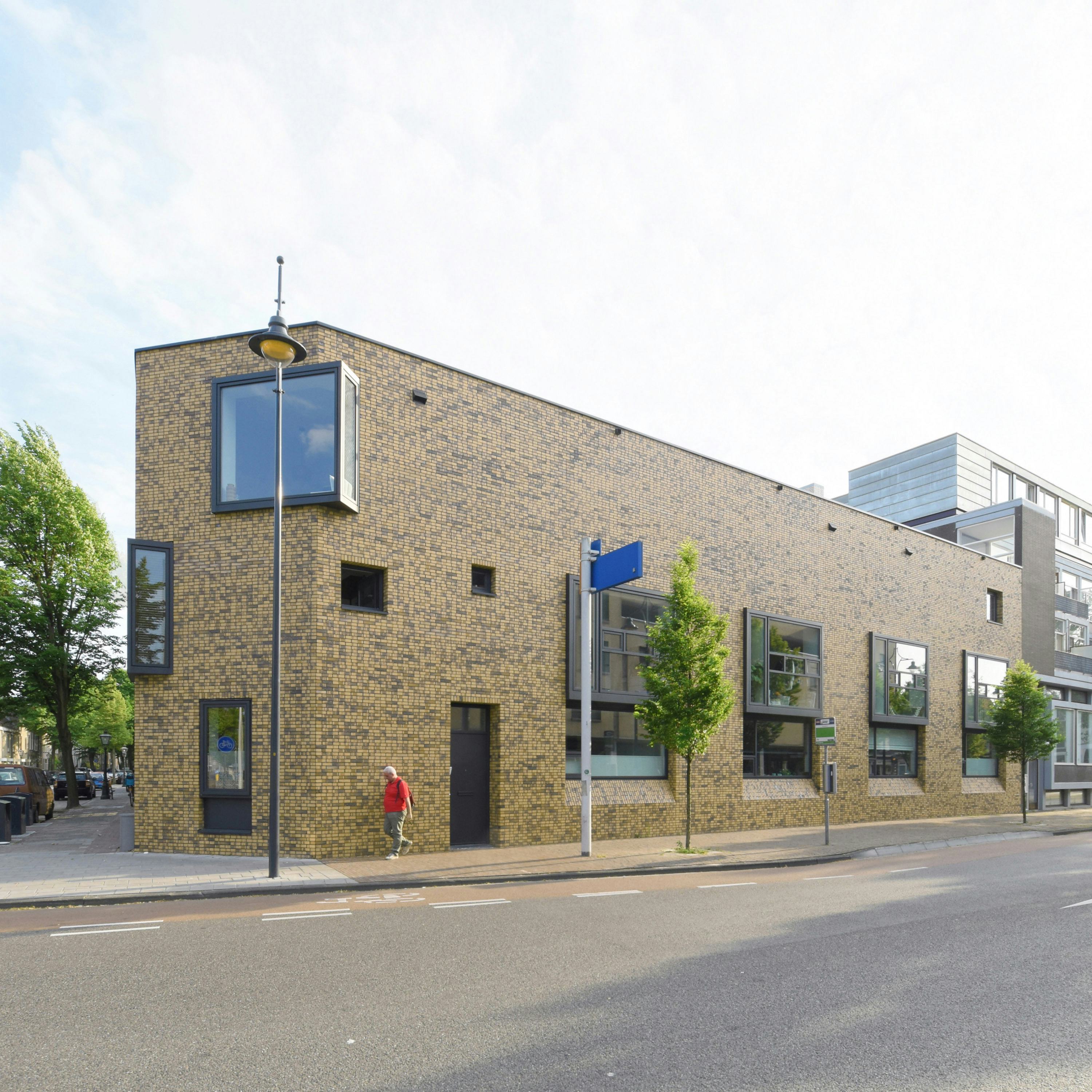 Nieuwbouw op de hoek, foto: GAAGA