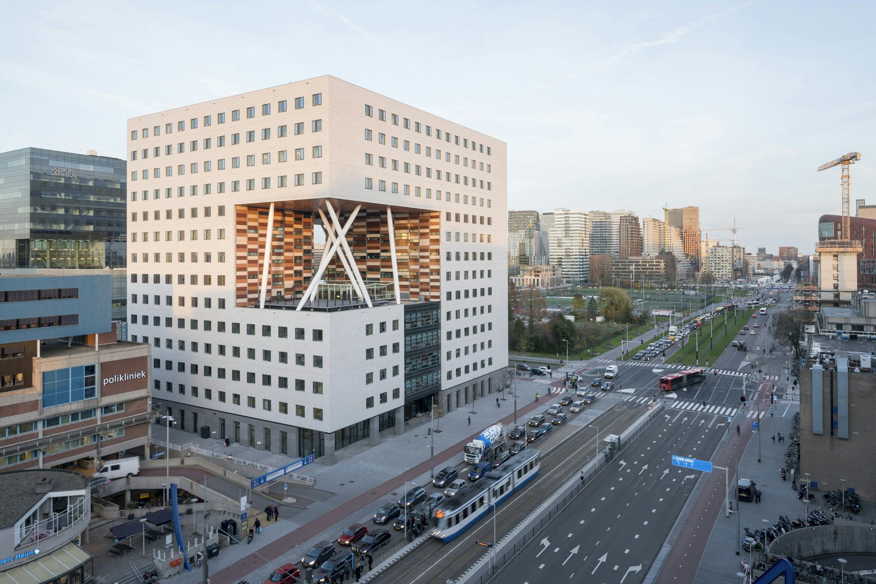 O|2 Labgebouw Amsterdam (c) Ossip van Duivenbode