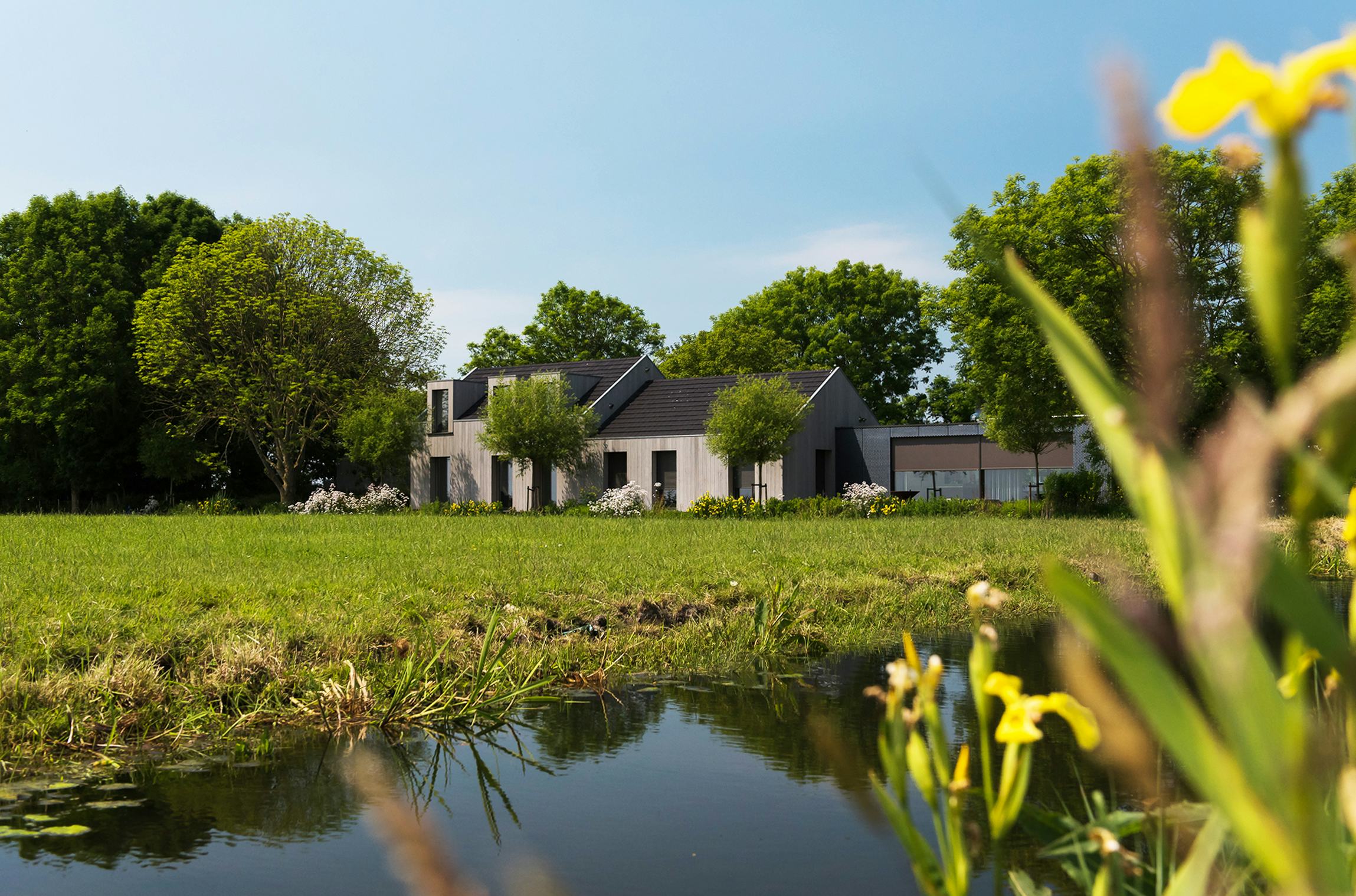Villa Hindeloopen gaat op in het landschap