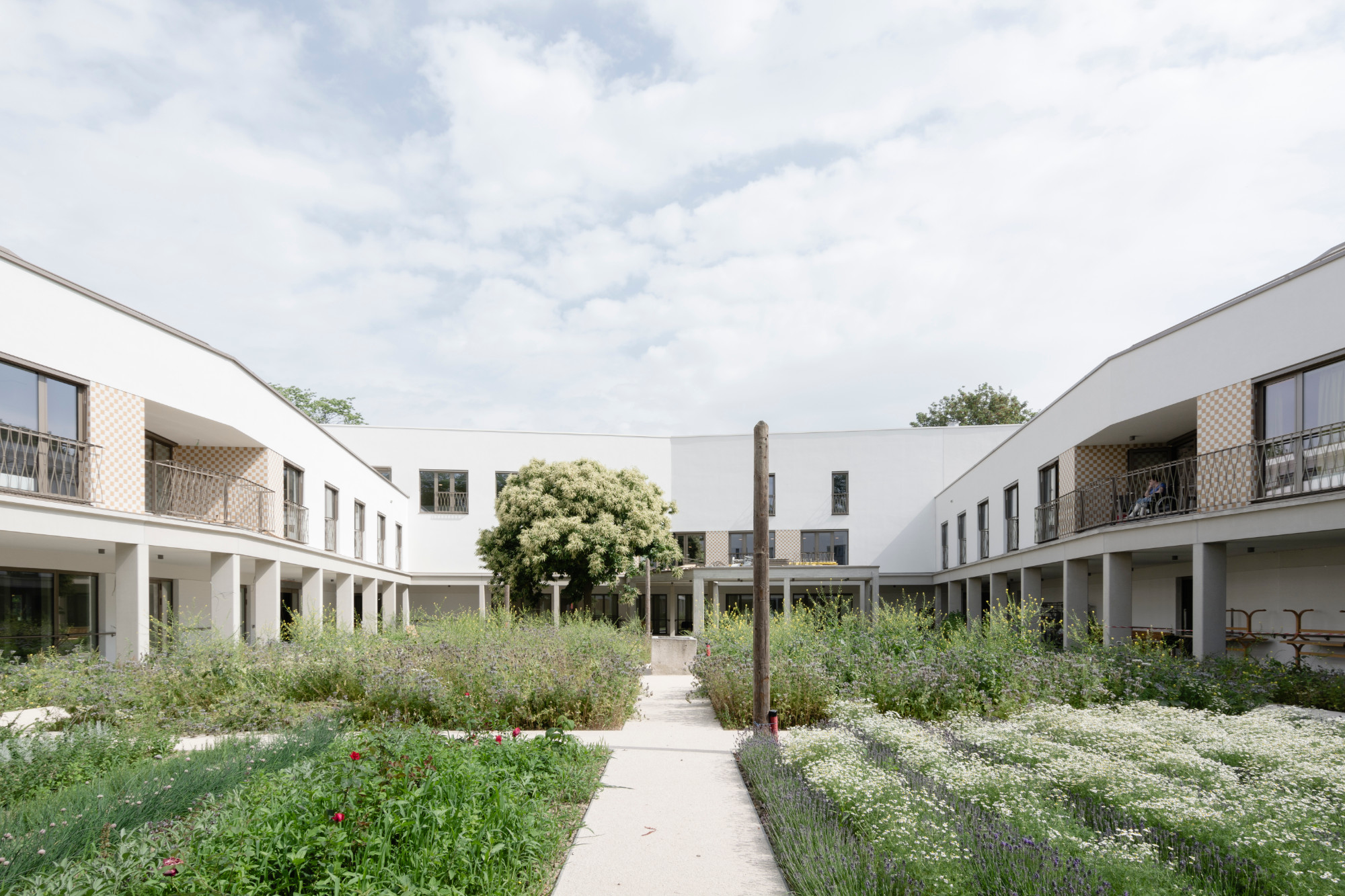 Woonzorgcentrum OCMW Parkhof Machelen door Korteknie Stuhlmacher Architecten, beeld Maurice Tjon a Tham