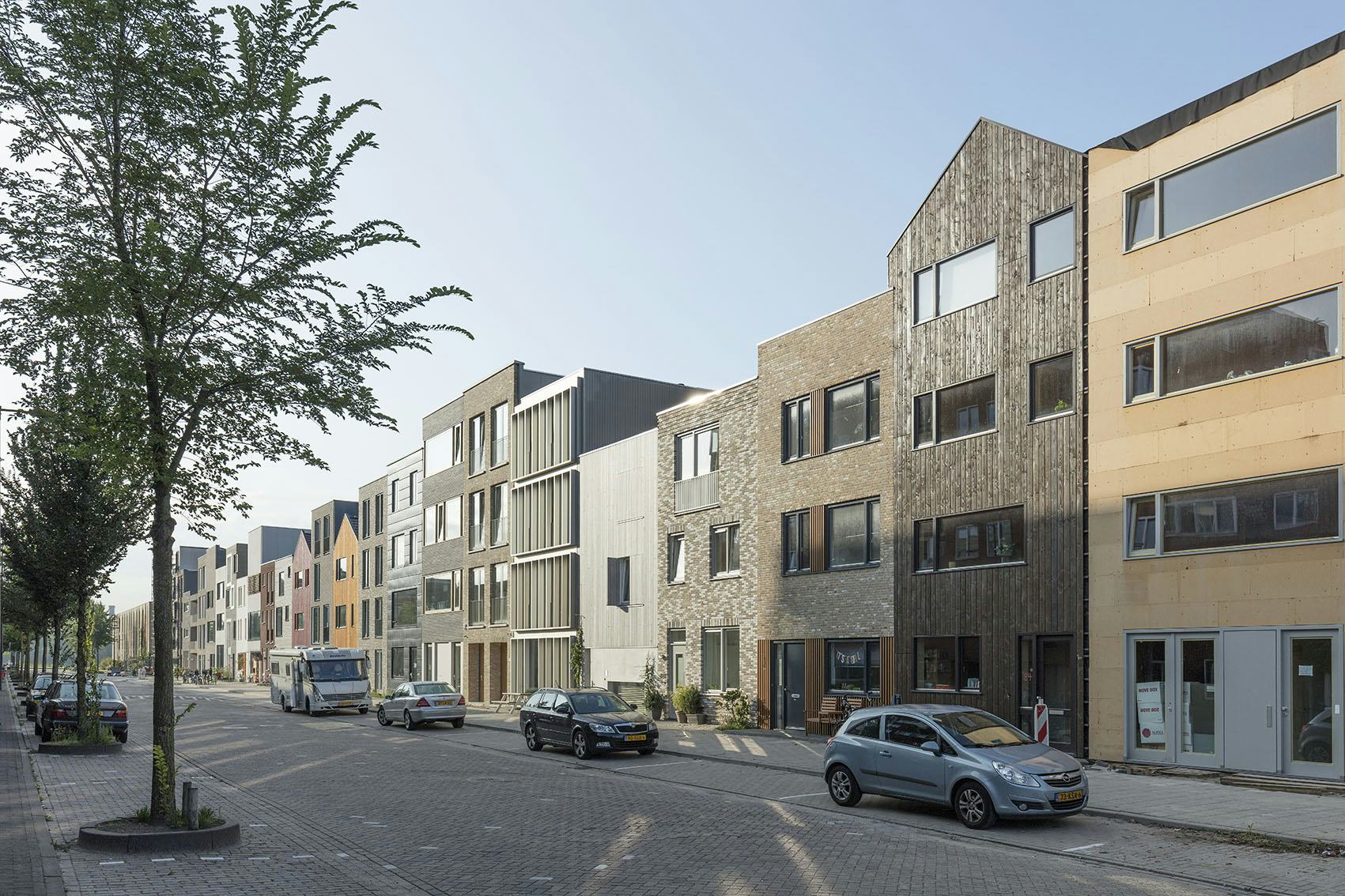 Mijn Houten Huis, circulair woonconcept, 3 woningen in de Jan Vrijmanstraat Amsterdam foto: Marcel van der Burg