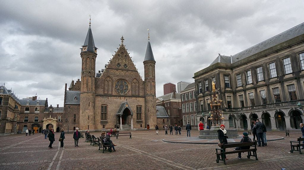 'Ellen van Loon op zijspoor gezet bij renovatie Binnenhof'
