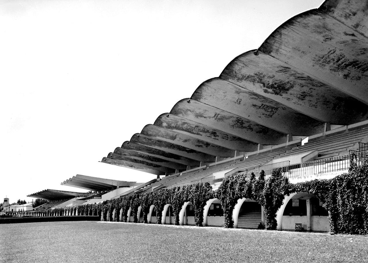 Hipódromo de la Zarzuela in Madrid door Eduardo Torroja