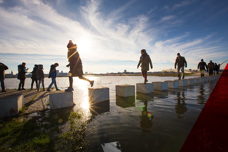 NEXT Architects is onderscheiden met een Dutch Design Award. Zij kregen de prijs voor de Zaligebrug. De brug is het sluitstuk van het hoogwaterpad binnen het rivierpark in Nijmegen. Bij een hoogte van 12 meter NAP+ verdwijnen de stenen onder water.