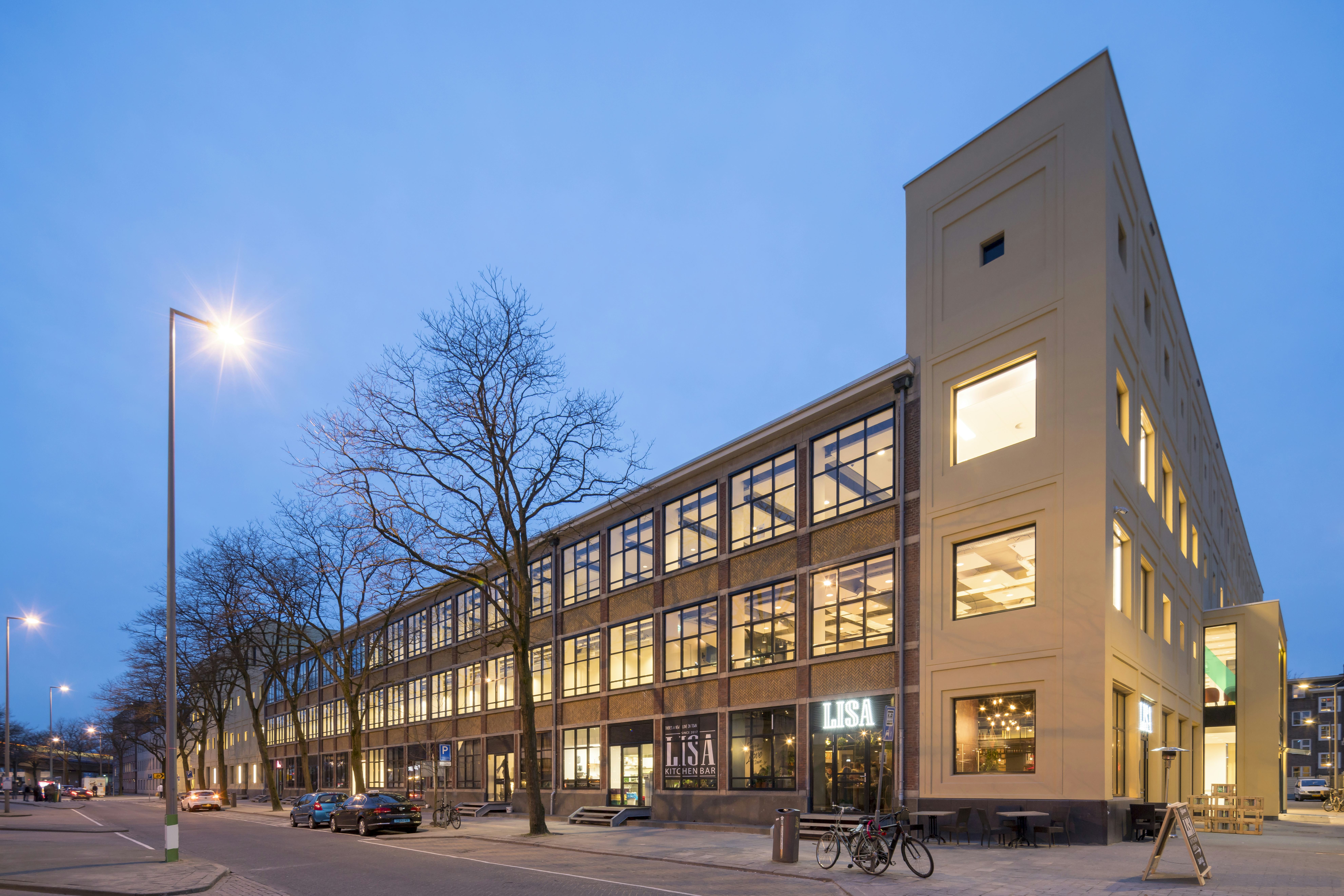 De winnaar van de StiB Award 2018: Zwemcentrum Rotterdam-Zuid door Kraaijvanger Architects. Beeld Ronald Tilleman
