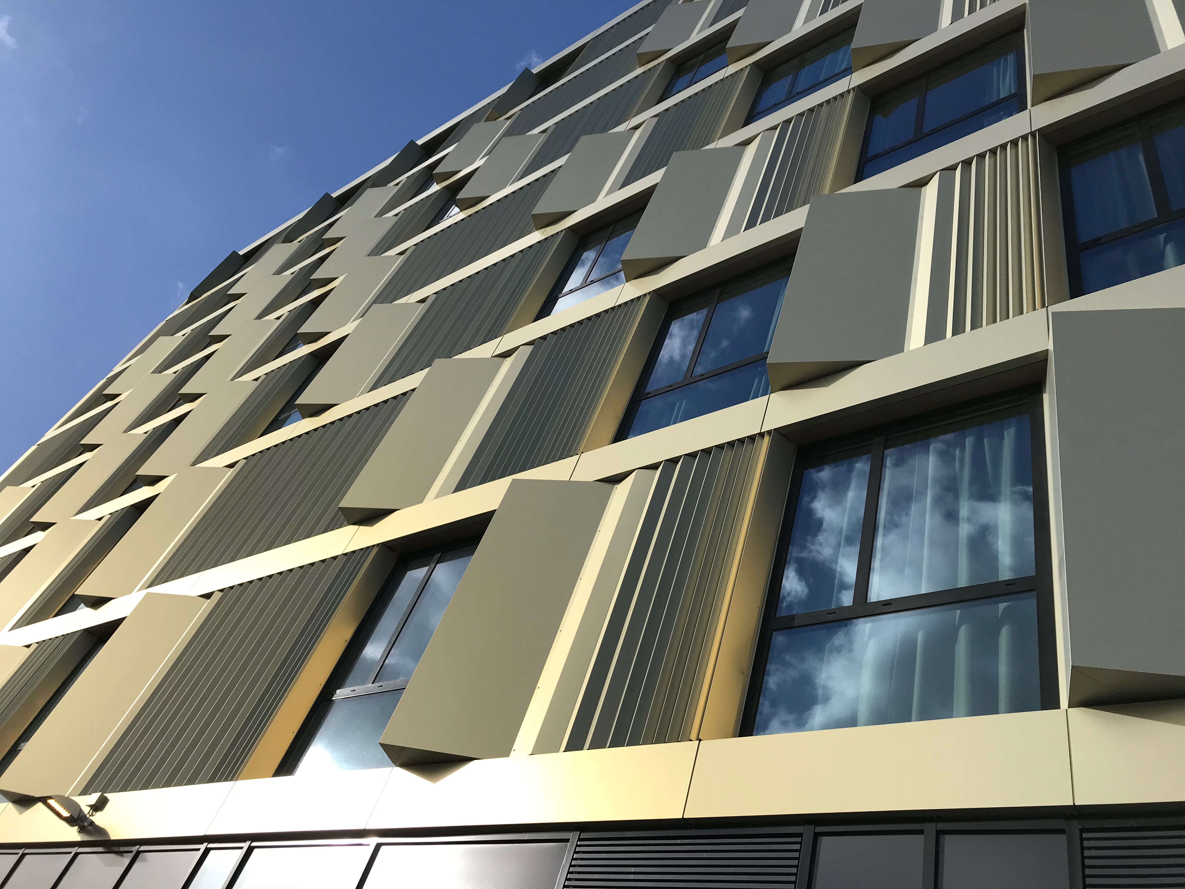 Projectbezoek studentenhuisvesting Woudestein Rotterdam door Mecanoo, beeld Harm Tilman