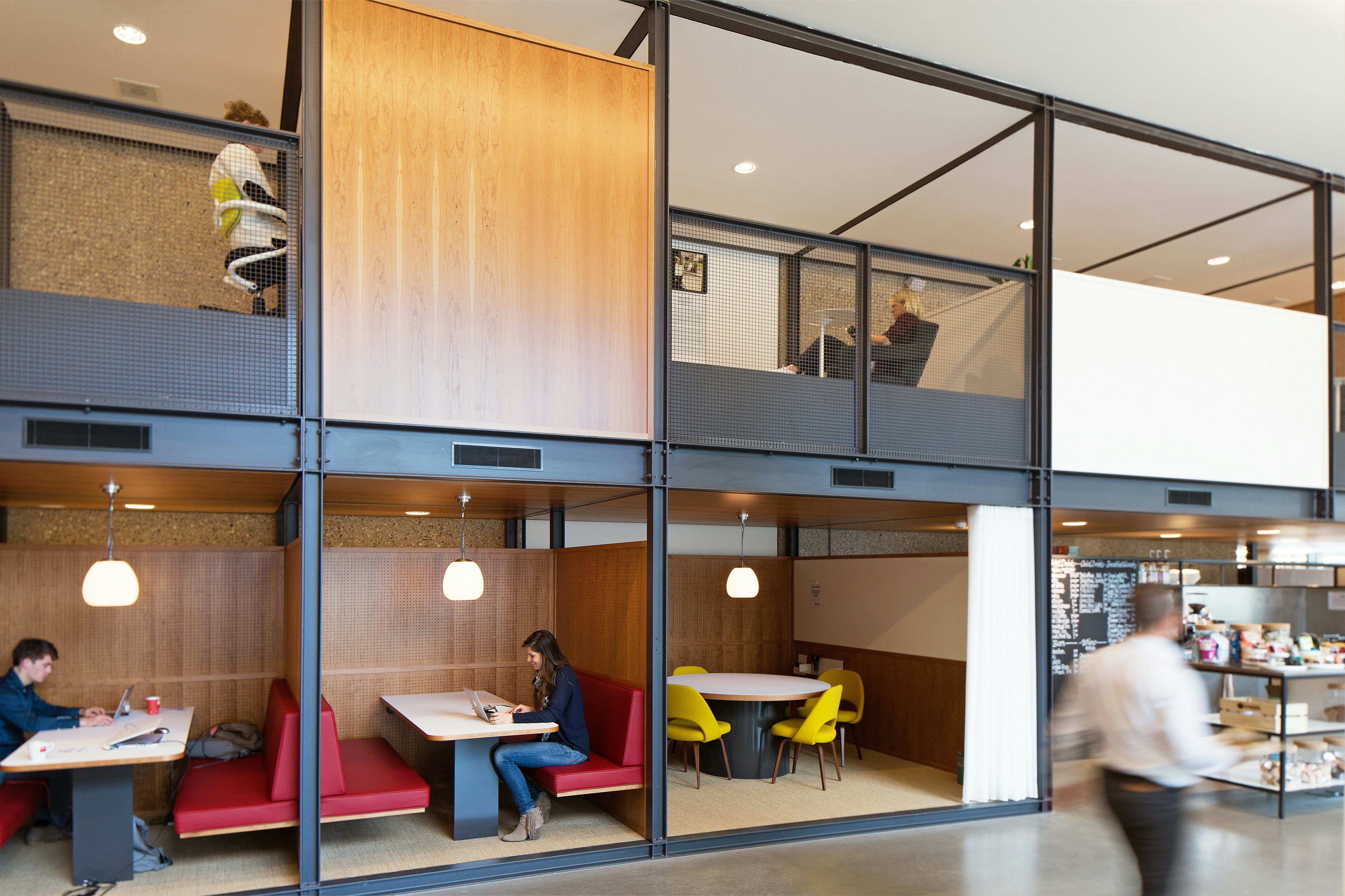 Spaces Hofplein door Sevil Peach