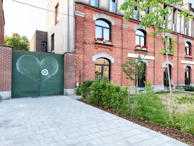 Beeld Jessy van der Werff Cohousing in voormalige rijkswachtkazerne Deurne - Polygoon Architectuur, Jouri De Pelecijn