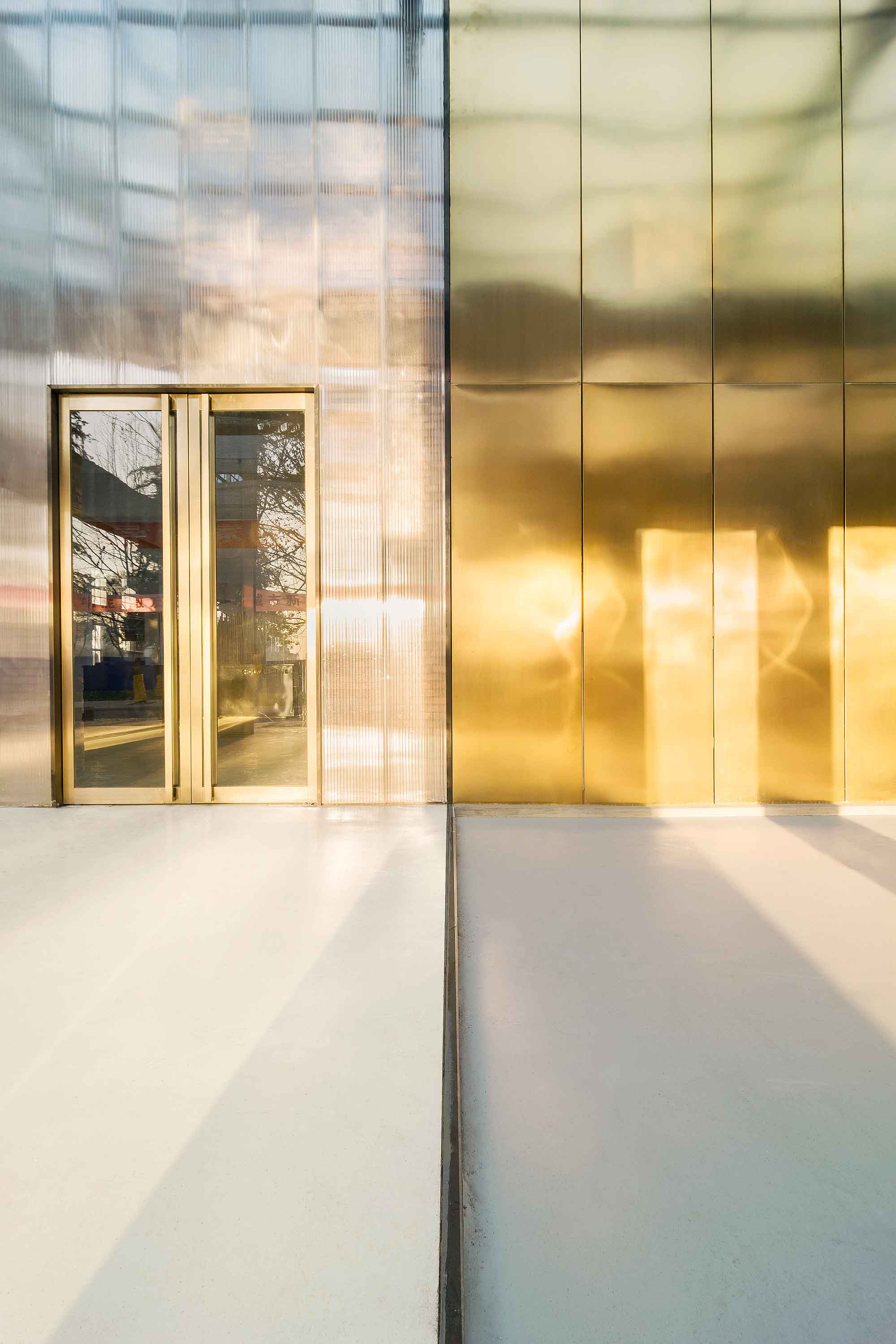 Beeld Valentin Racko, Re-veil, Changzhi - Superimpose