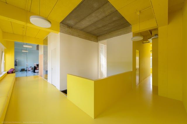 Beeld Frans Parthesius- Consulaat Indonesië, Den Haag - Parthesius, Krill o.r.c.a. + SHAU