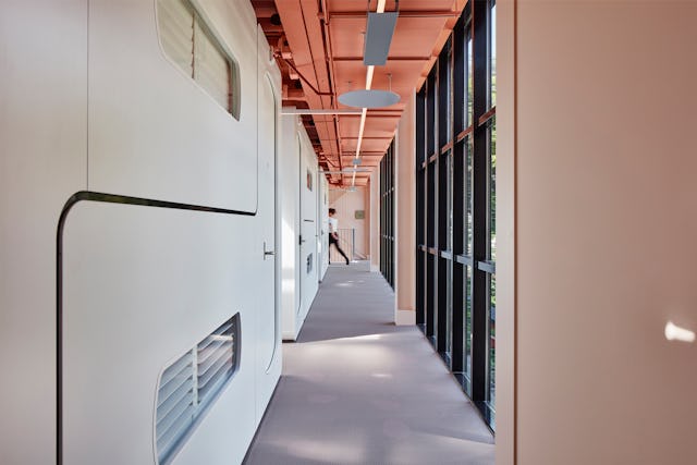 CityHub Rotterdam - Studio Modijefsky