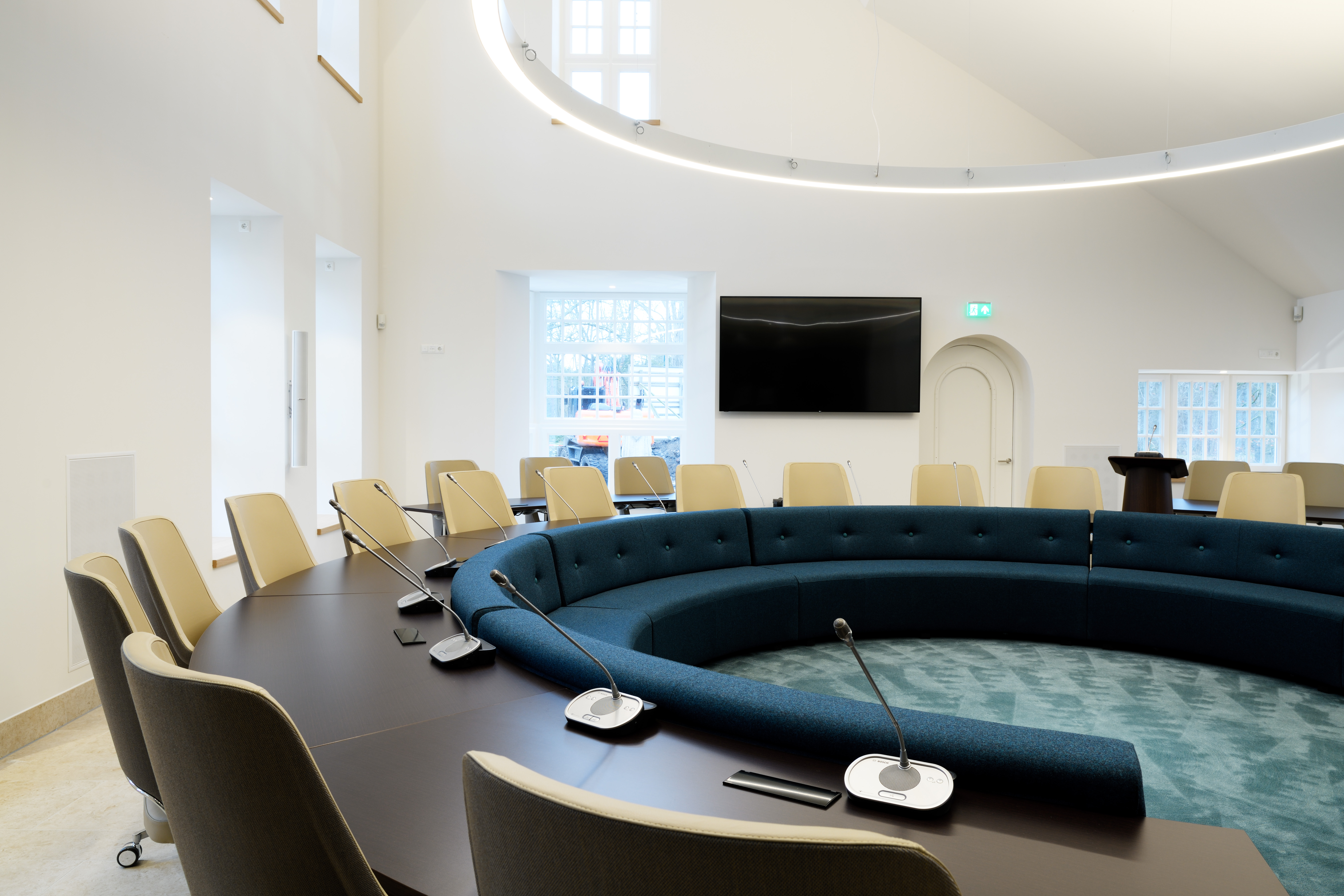 interieur nieuwbouw gemeentehuis Aalst-Waalre door Burobas