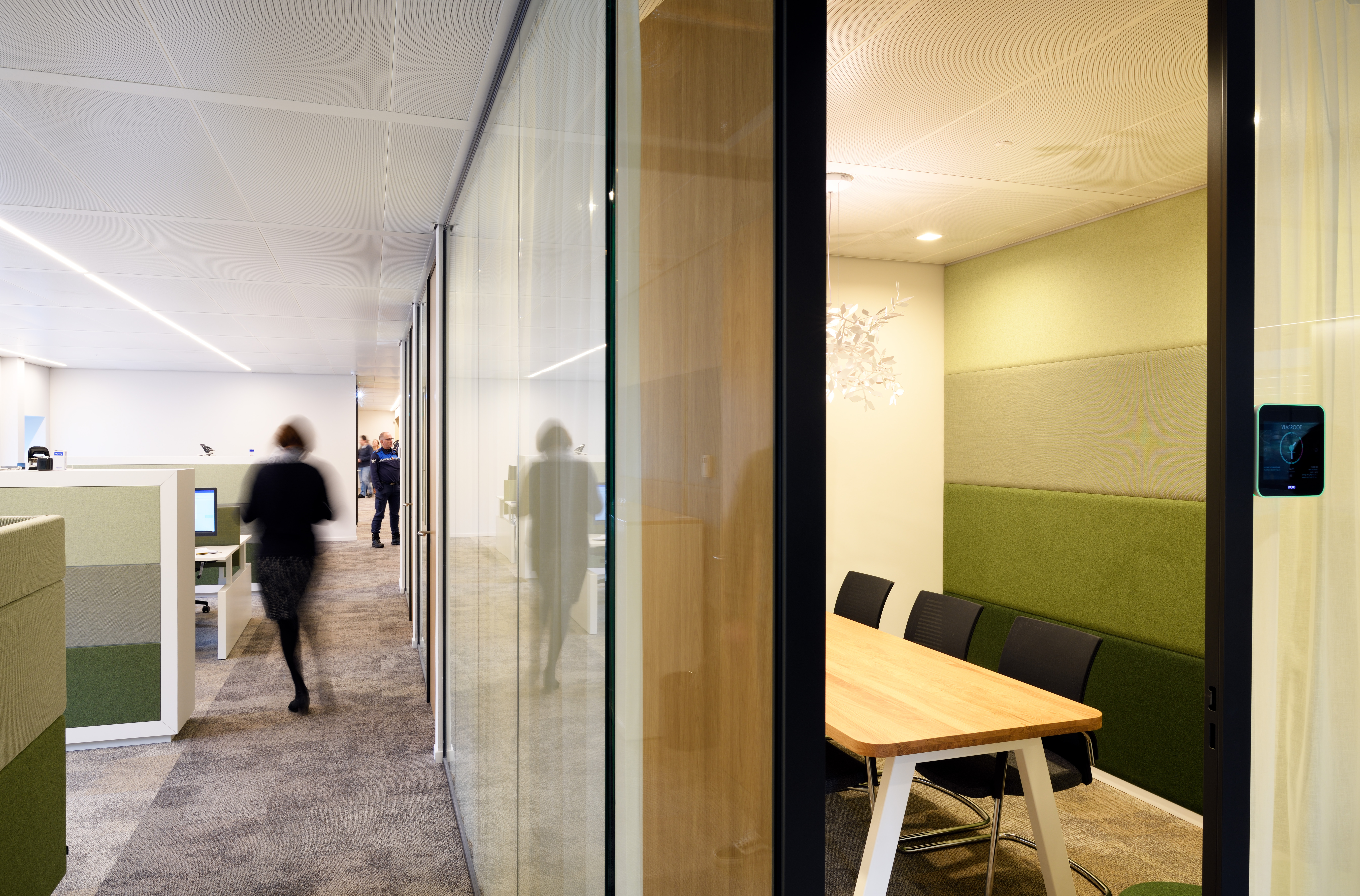 interieur nieuwbouw gemeentehuis Aalst-Waalre door Burobas