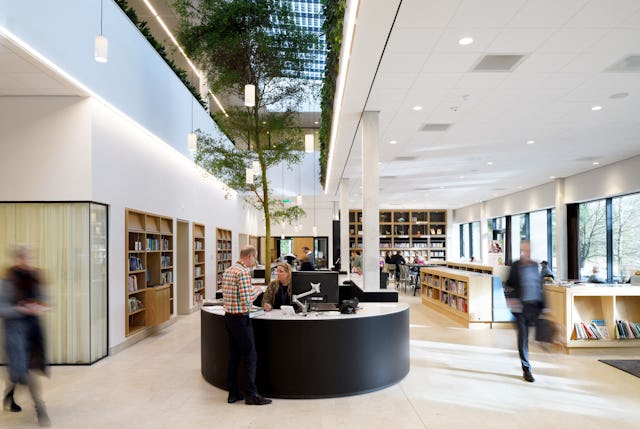 interieur nieuwbouw gemeentehuis Aalst-Waalre door Burobas