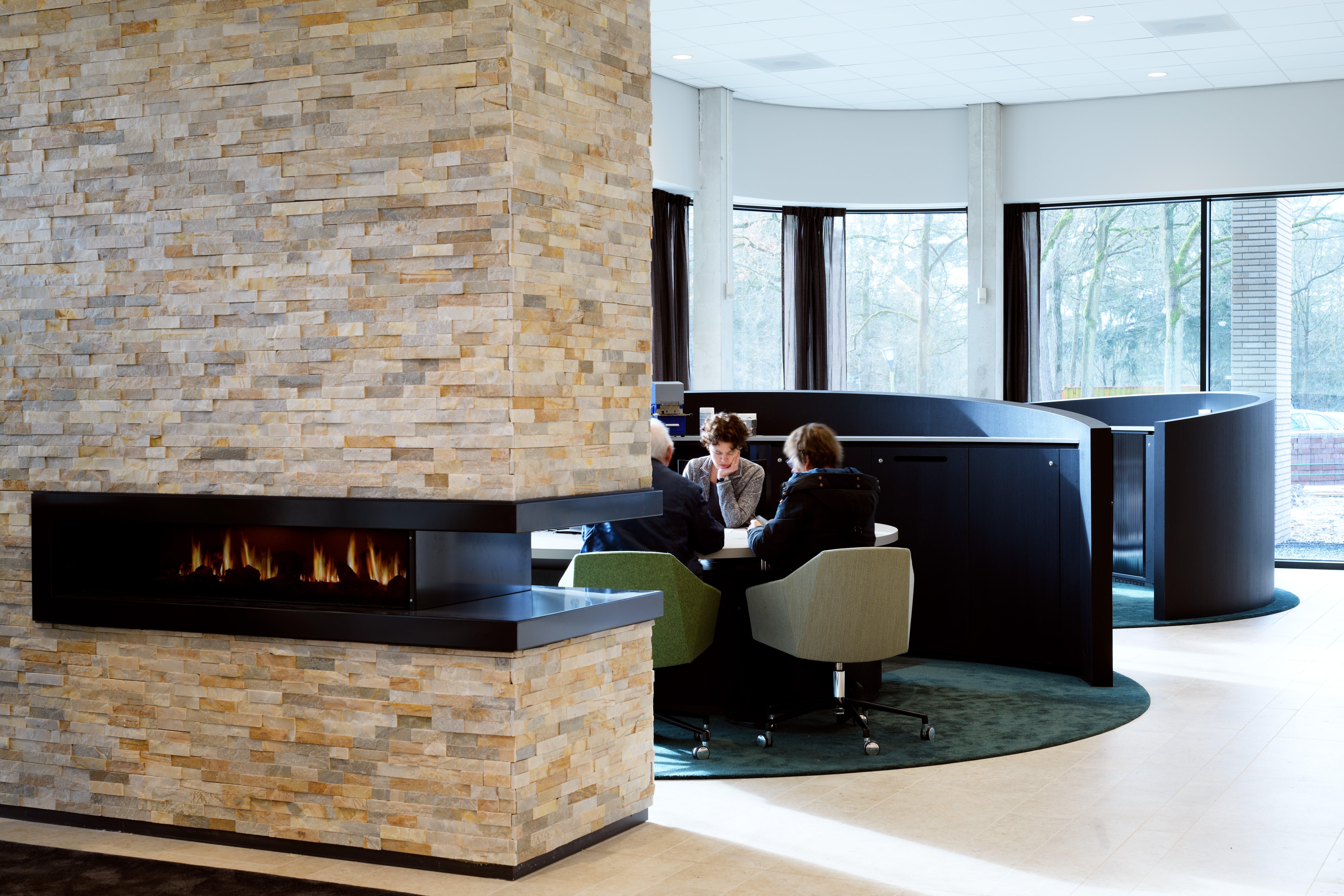 interieur nieuwbouw gemeentehuis Aalst-Waalre door Burobas