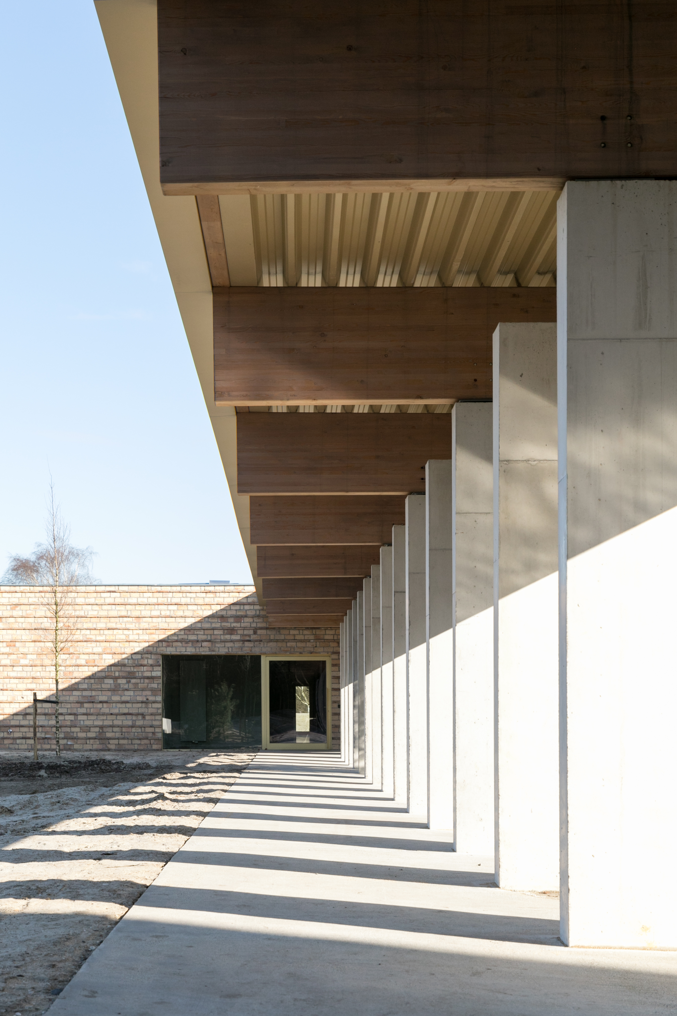 Beeld Van Hout, Crematorium, Lommel - a2o-architecten