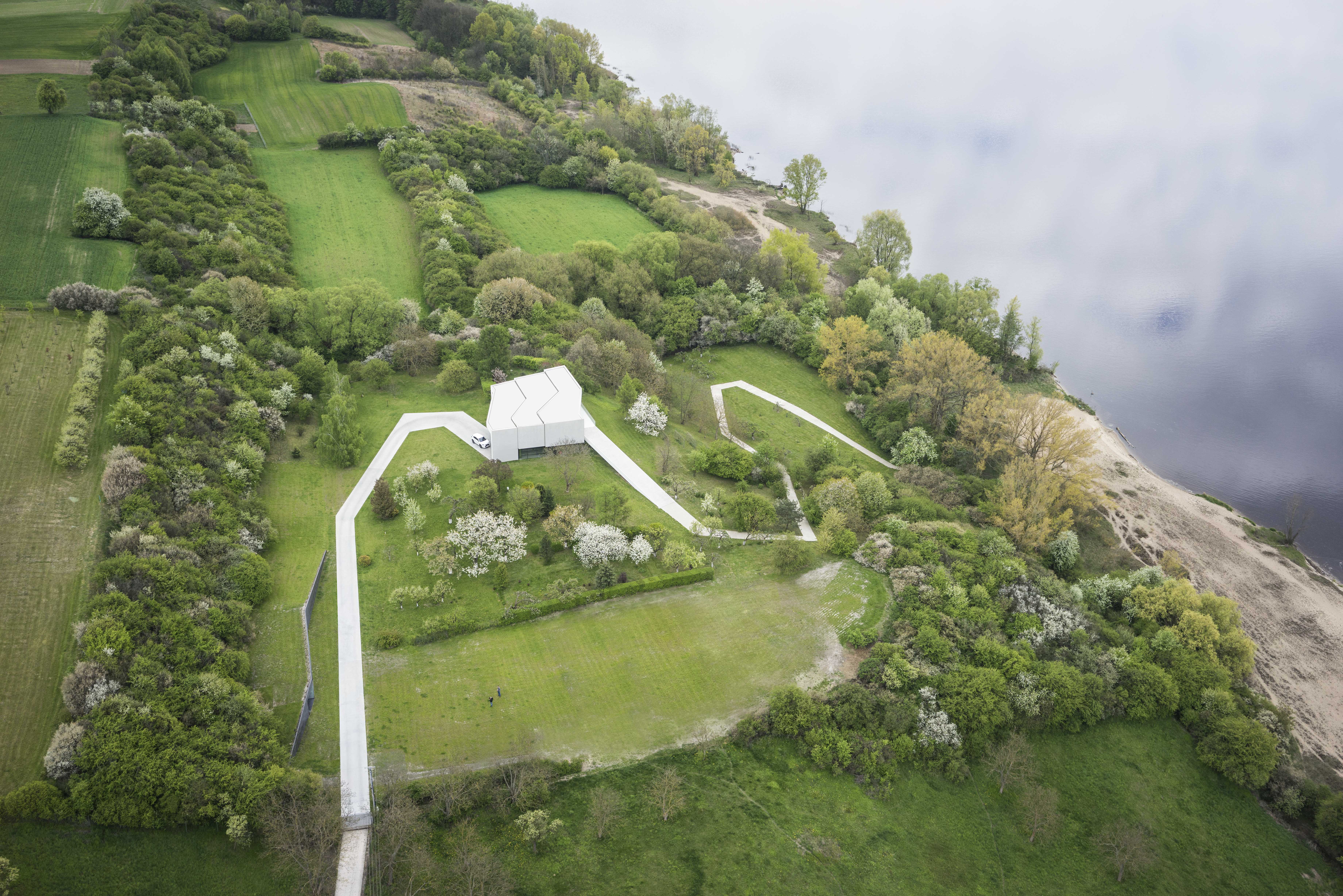 Beeld Jarosêaw Syrek, By The Way House, Polen - Robert Konieczny en KWK Promes team