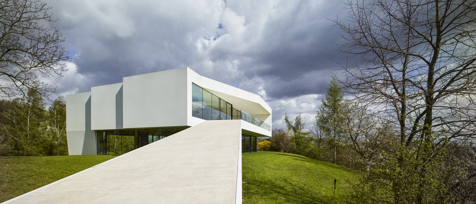 Beeld Juliusz Sokoêowski, By The Way House, Polen - Robert Konieczny en KWK Promes team