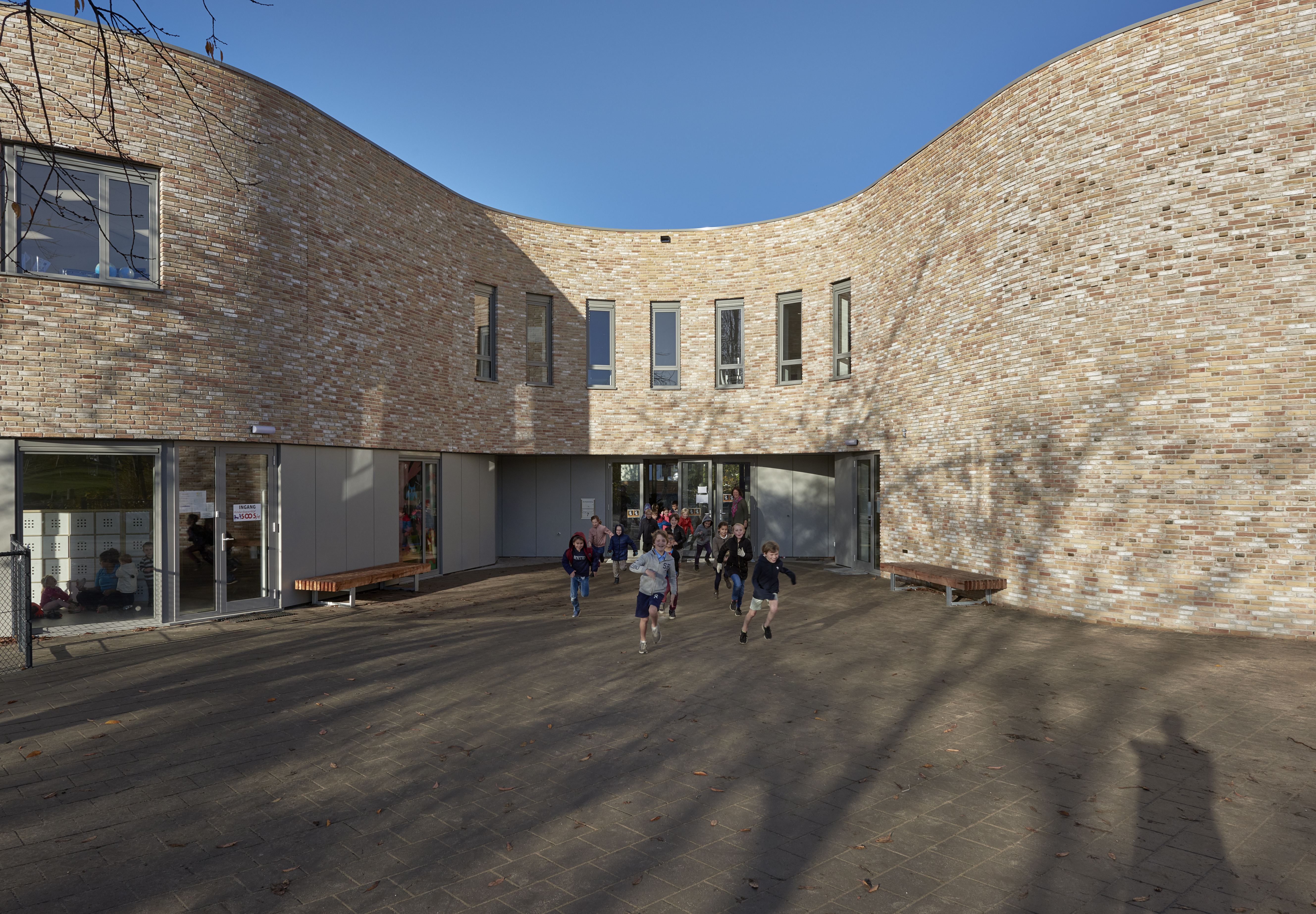 Basisschool de Klokkenberg in Nijmegen, ontworpen door Bendien Wierenga Architecten.