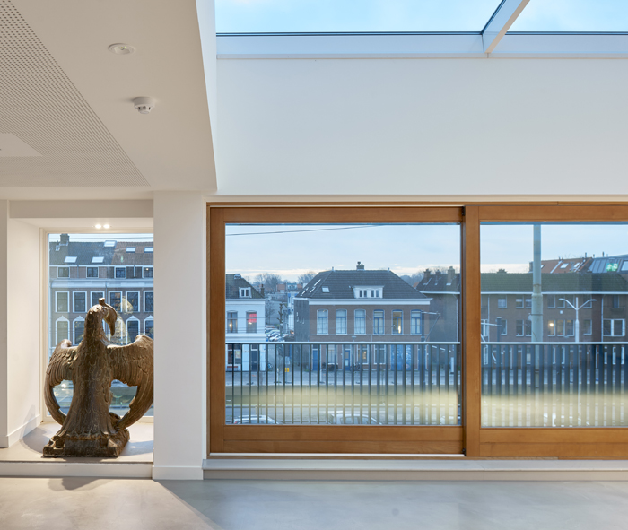 Interieur Studenten vereniging Phoenix in Delft. Ontworpen door Bendien Wierenga Architecten.