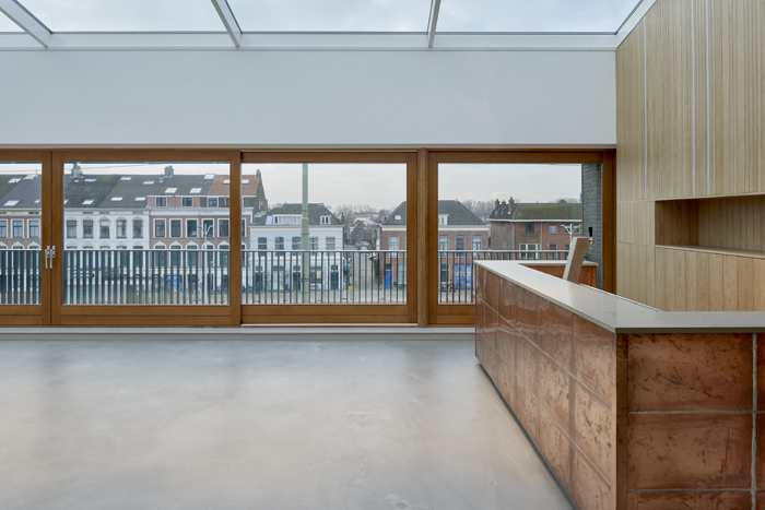 Interieur Studenten vereniging Phoenix in Delft. Ontworpen door Bendien Wierenga Architecten.