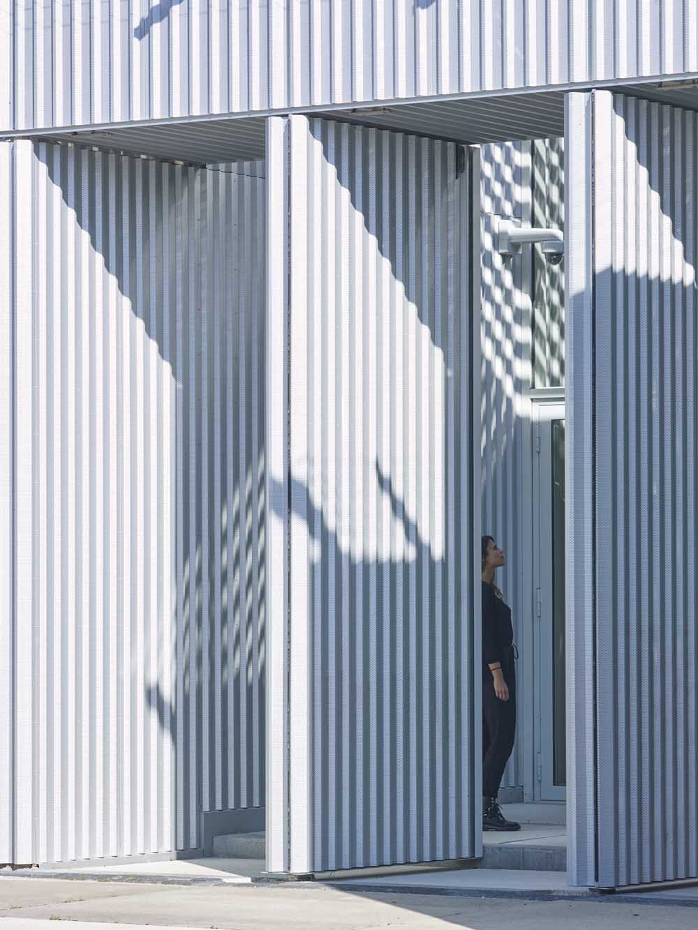 Entreegebouw Pieter Baan Centrum Almere door studio PROTOTYPE, beeld Jeroen Musch 