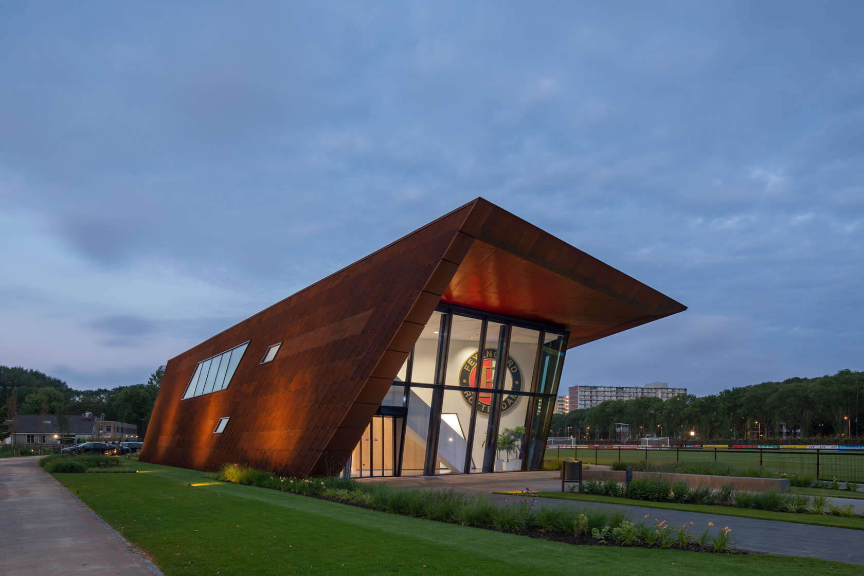 Trainingscomplex ‘1908’ Feyenoord Rotterdam door MoederscheimMoonen Architects, beeld Bart van Hoek