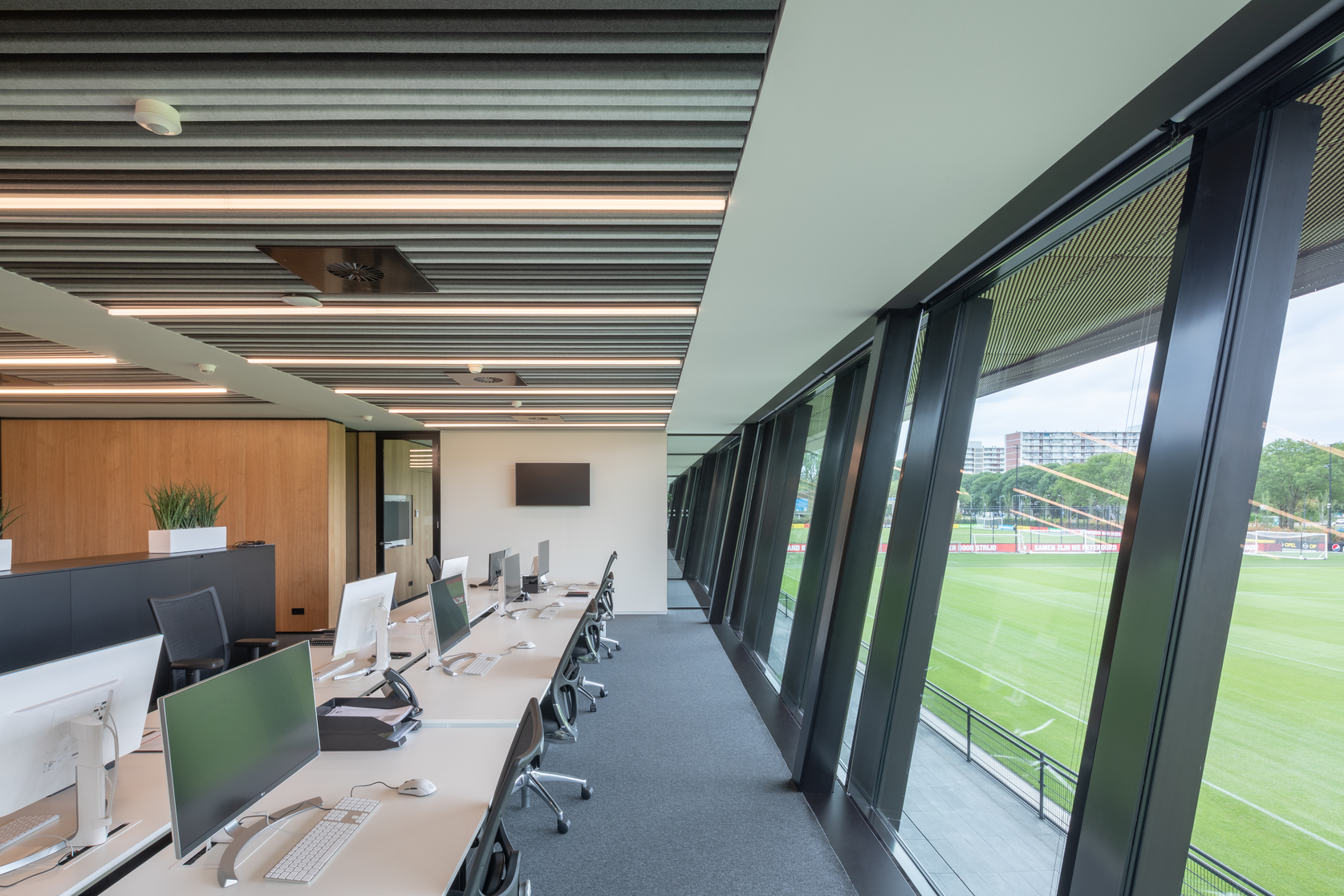 Trainingscomplex ‘1908’ Feyenoord Rotterdam door MoederscheimMoonen Architects, beeld Bart van Hoek