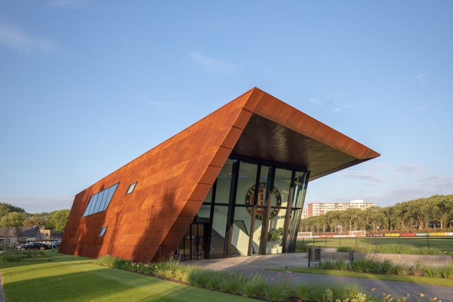 Trainingscomplex ‘1908’ Feyenoord Rotterdam door MoederscheimMoonen Architects, beeld Bart van Hoek