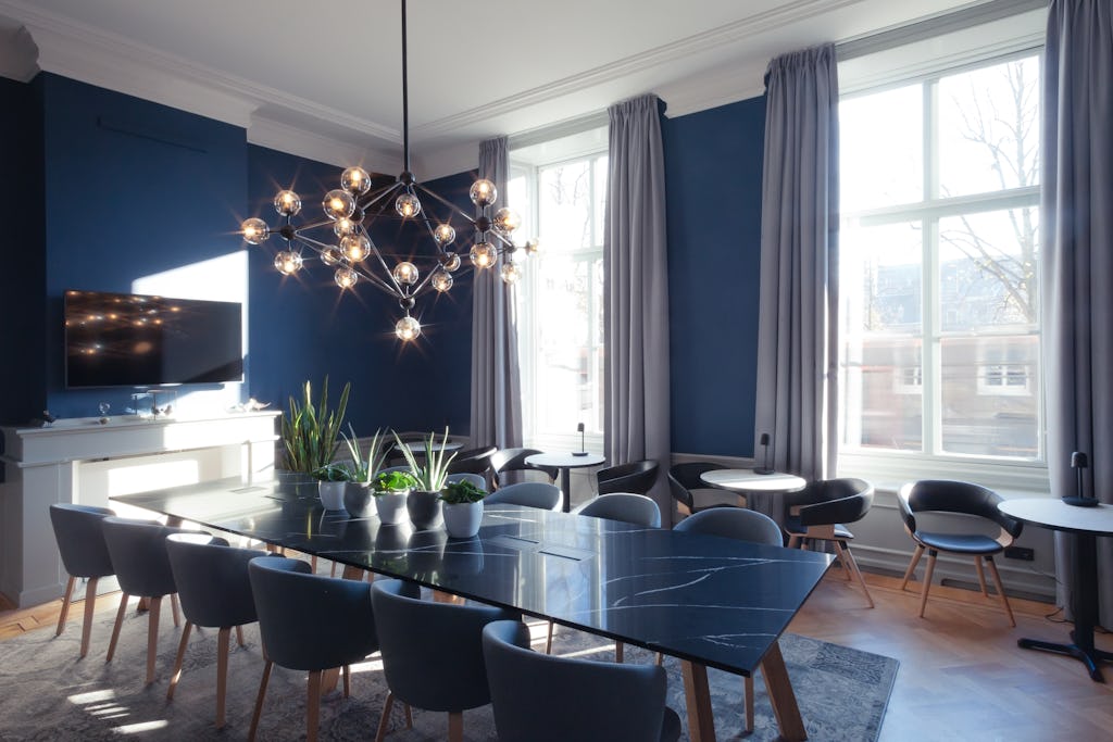 Staybridge Den Haag - Mulderblauw. beeld Muriel Janssen_02