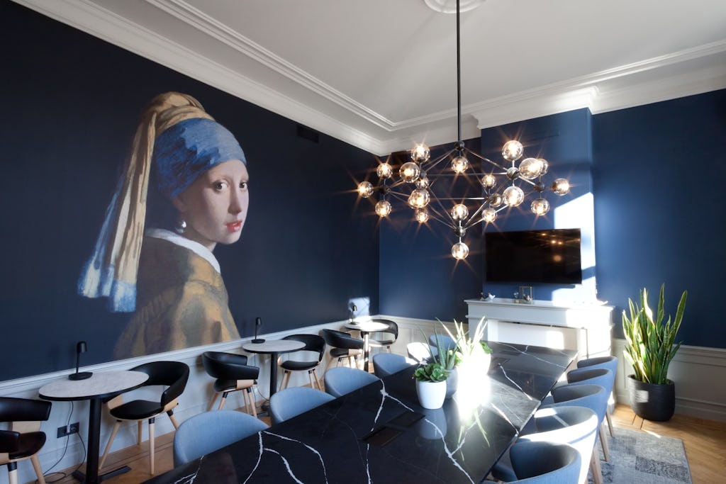 Staybridge Den Haag - Mulderblauw. beeld Muriel Janssen_02