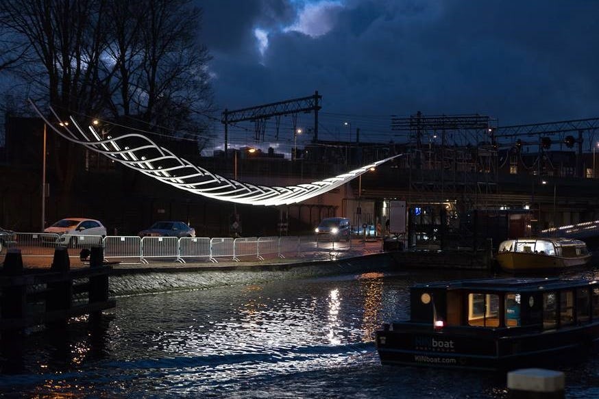 Lichtinstallatie 'Transmission' voor Amsterdam Light Festival 2018-2019 door Serge Schoemaker Architects, beeld MWA Hart Nibbrig