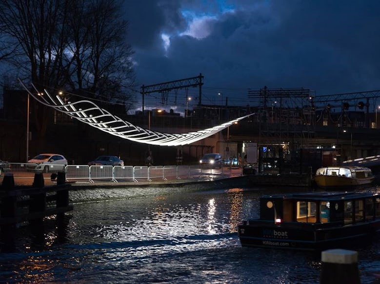 Lichtinstallatie 'Transmission' voor Amsterdam Light Festival 2018-2019 door Serge Schoemaker Architects, beeld MWA Hart Nibbrig