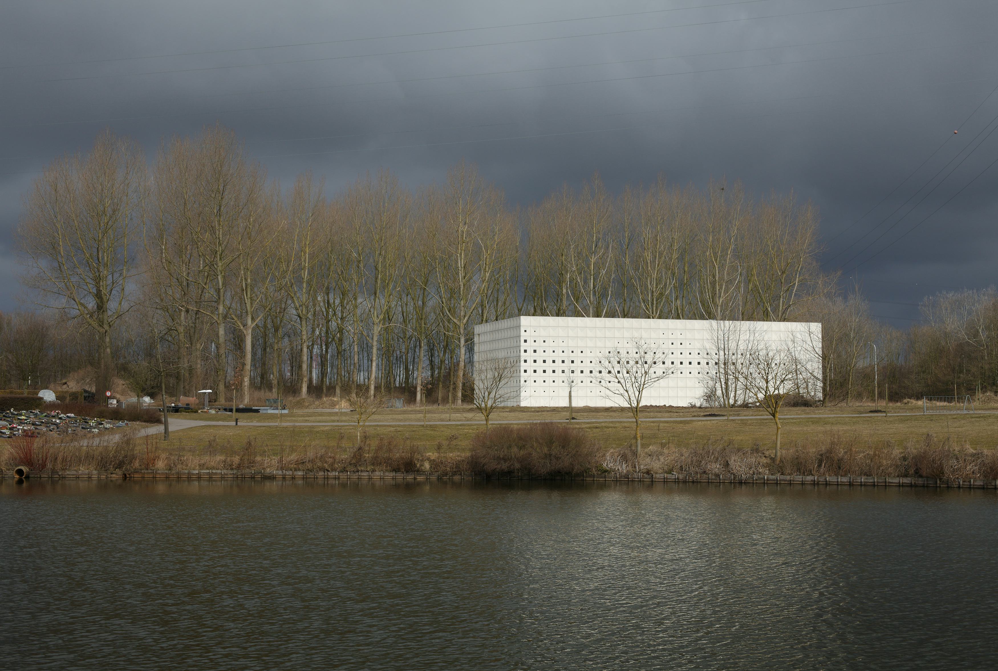 Crematorium Heimolen in Sint-Niklaas door KAAN Architecten, beeld Stijn Bollaert