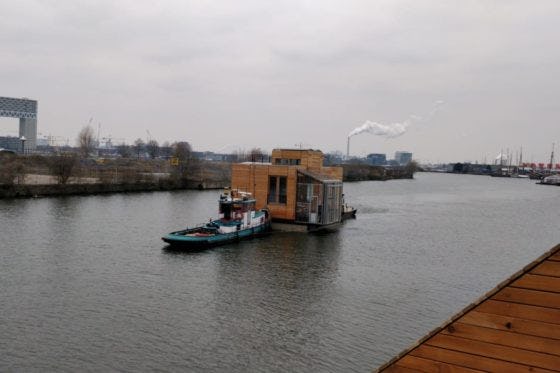Duurzame drijvende woonwijk Schoonschip nadert voltooiing