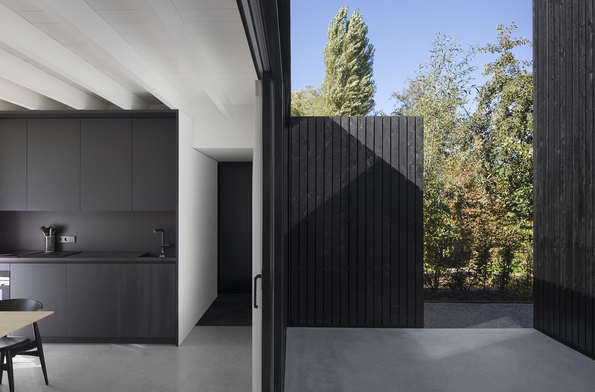 Tiny Holiday Home in Vinkeveen door i29 interior architects en Chris Collaris, beeld Ewout Huibers