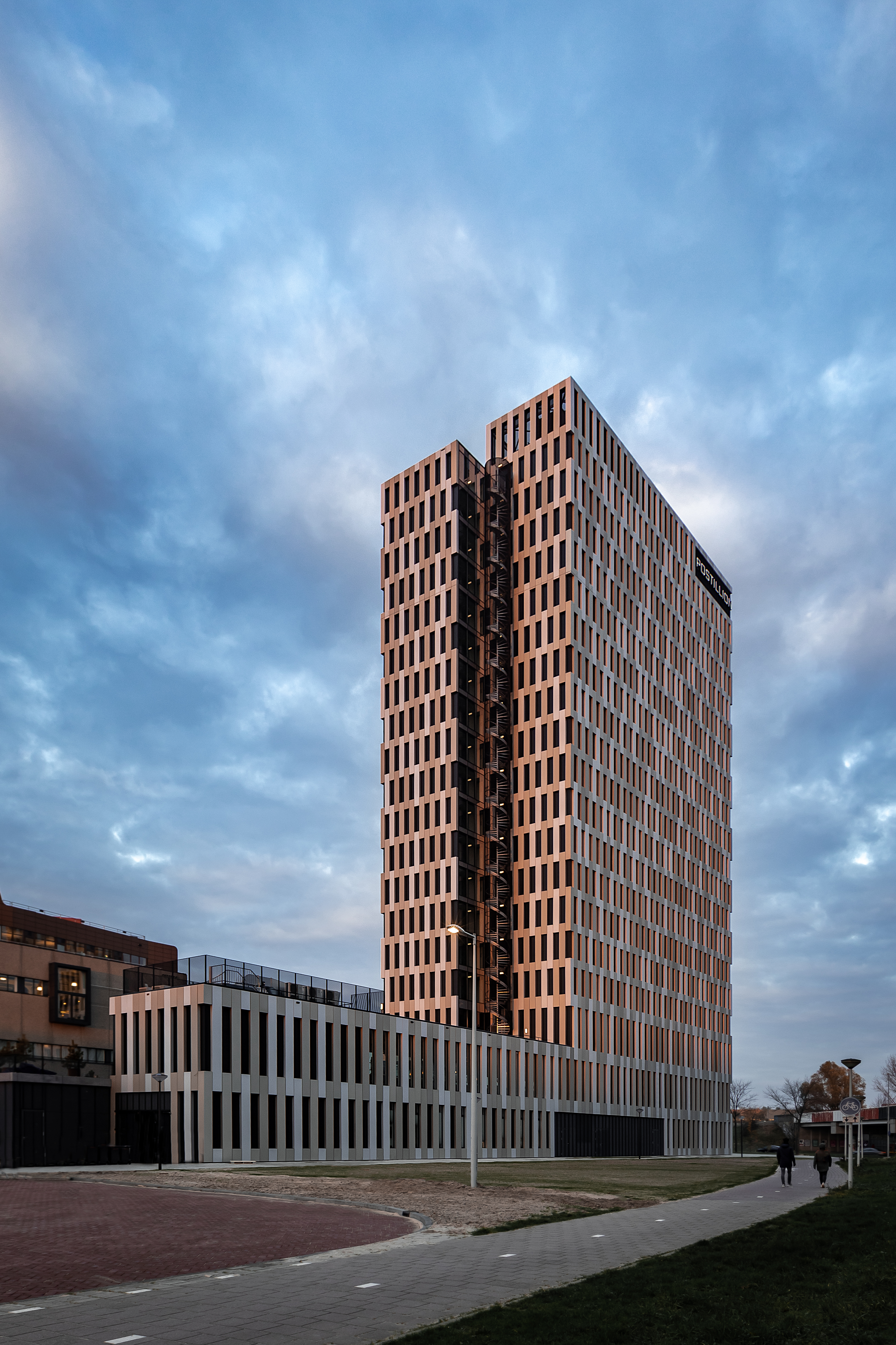 Postillion Hotel Amsterdam door concrete, beeld Isabel Nabuurs voor concrete