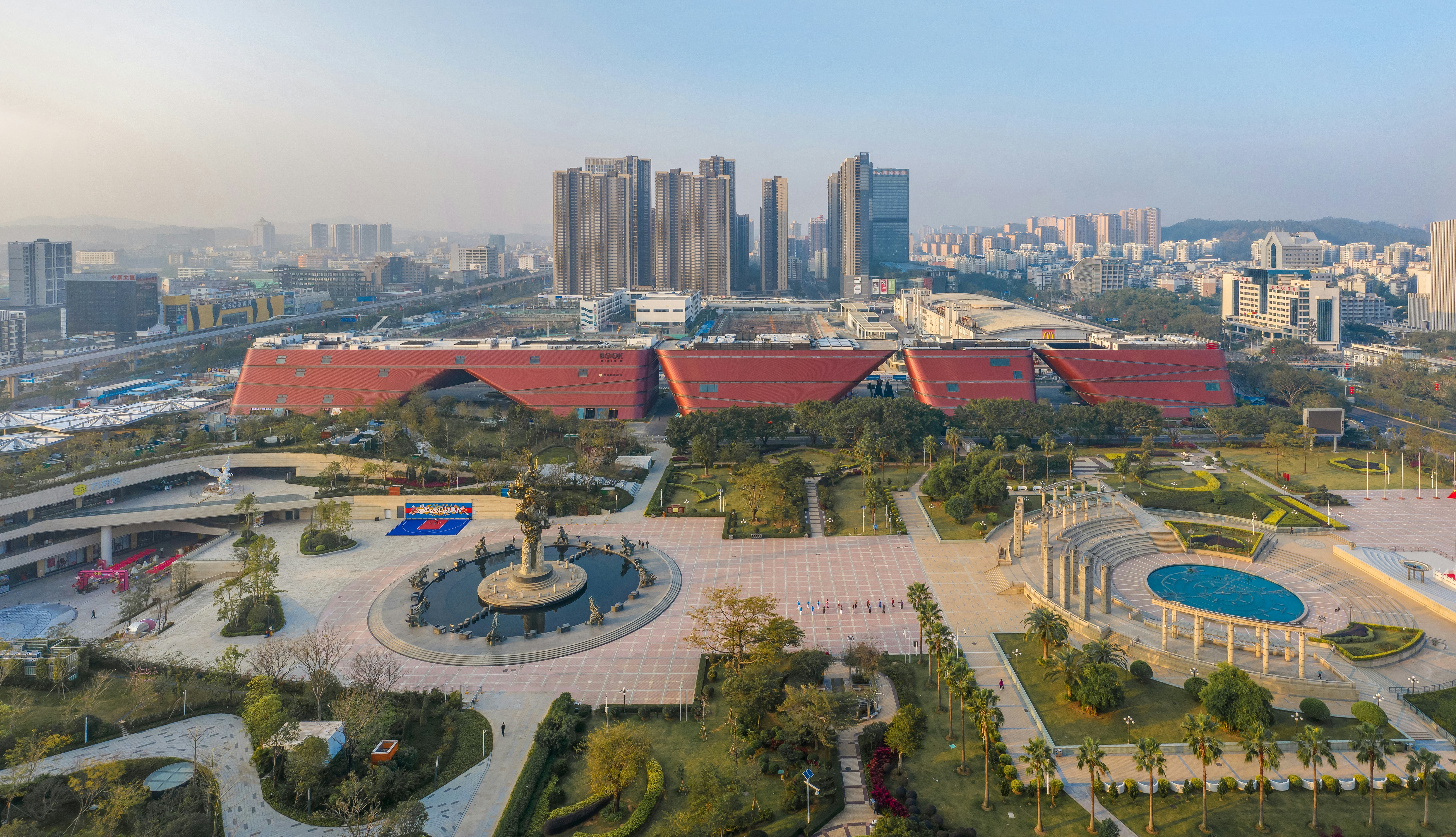Longgang Cultural Centre in Shenzhen (China) door Mecanoo, beeld Zhang Chao