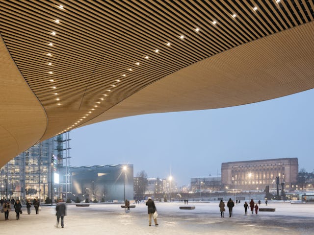 Onder de gevel. Central Library Oodi. Helsinki door ALA Architects. Beeld Tuomas Uusheimo