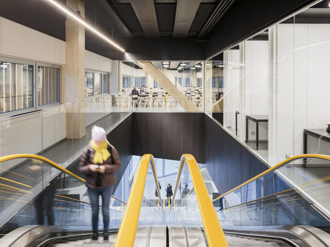 Middenverdieping. Central Library Oodi. Helsinki door ALA Architects. Beeld Tuomas Uusheimo