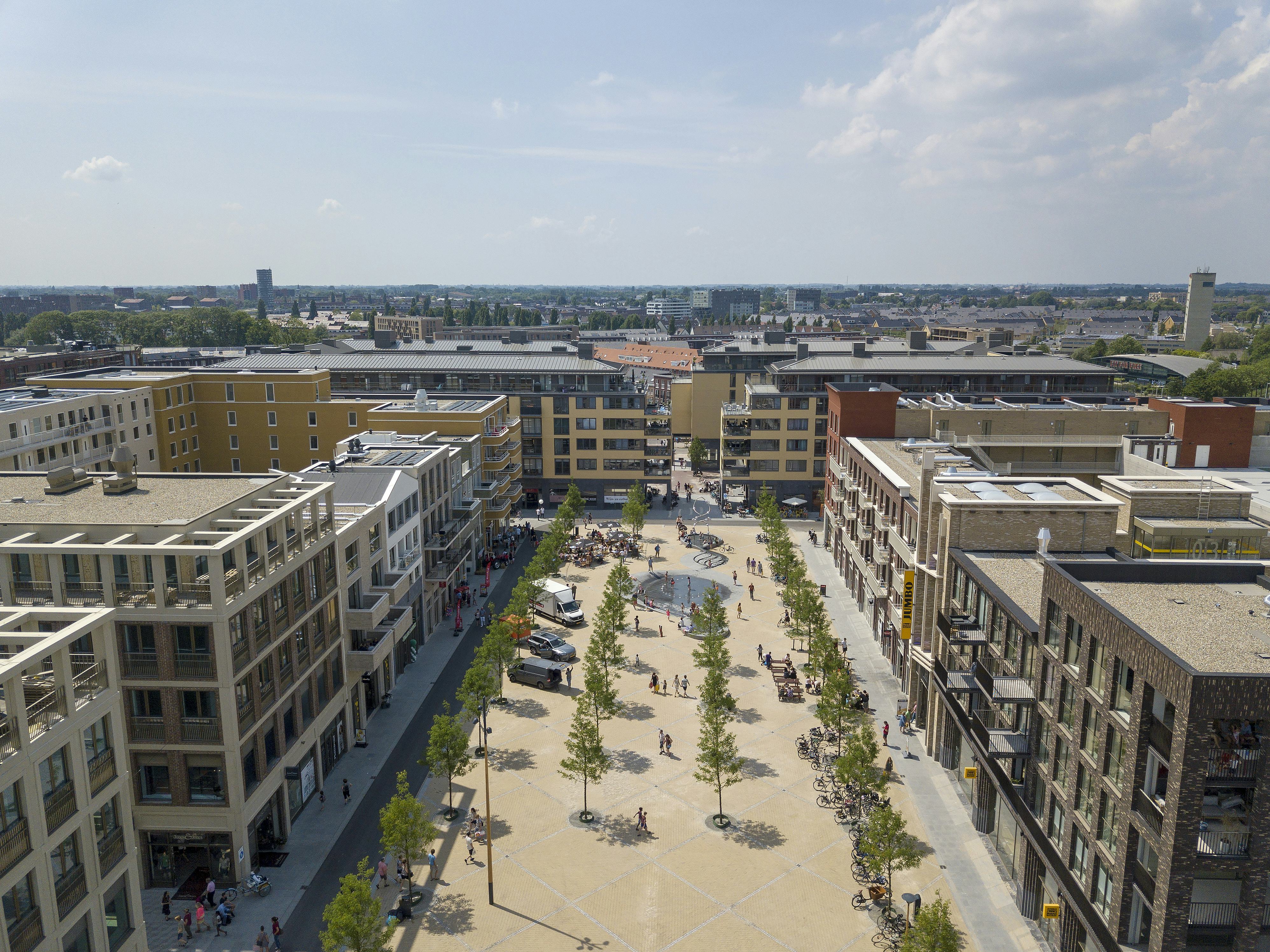 Brusselplein in Leidsche Rijn Centrum, gezien in westelijke richting Foto Luuk Kramer
