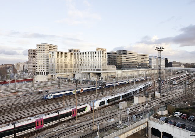 Green Office® ENJOY in Parijs door Baumschlager Eberle Architekten en SCAPE, beeld Luc Boegly