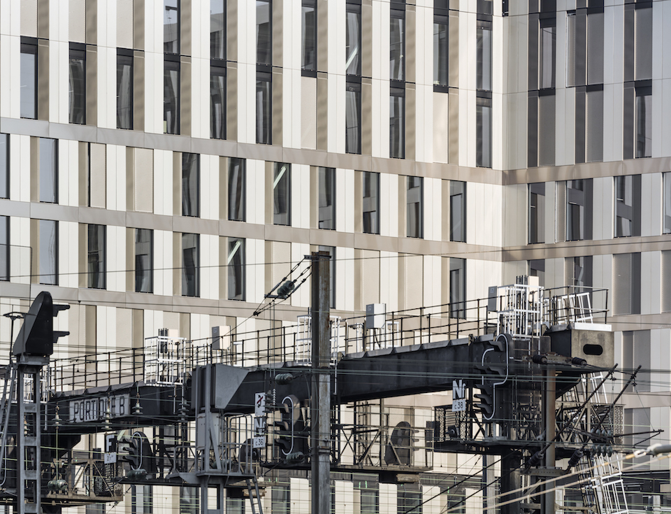 Green Office® ENJOY in Parijs door Baumschlager Eberle Architekten en SCAPE, beeld Luc Boegly